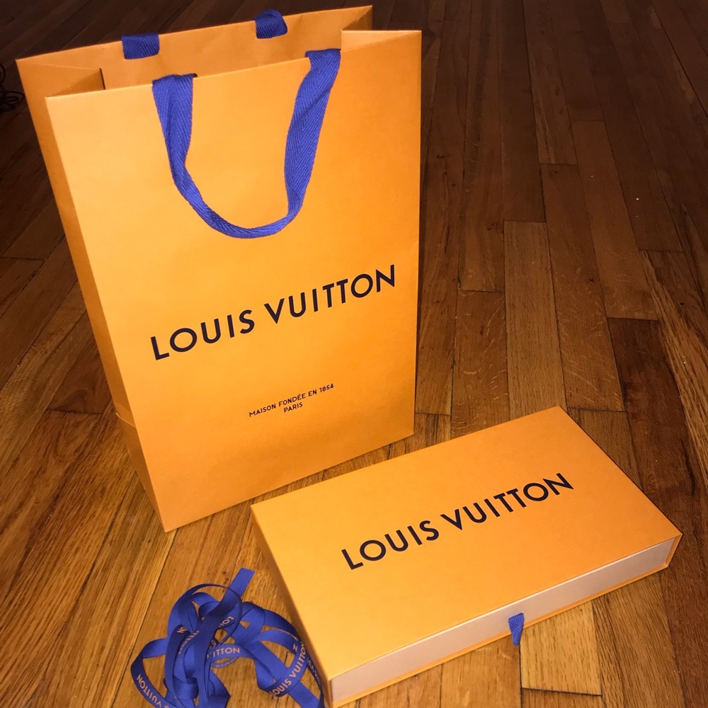LV shopping bag, LV box